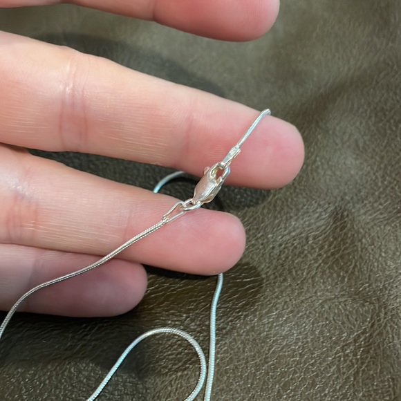 Olive branch medallion + chain (sterling silver) - Picture 4 of 4